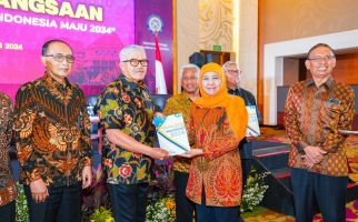 Khofifah: Percepatan Indonesia Emas Dapat Dicapai Melalui Peningkatan Kualitas Pendidikan - JPNN.com