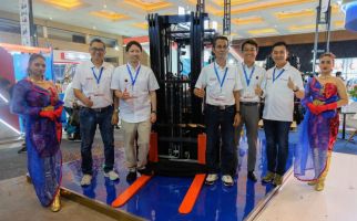 Traktor Nusantara Usung Inovasi Keberlanjutan di Forklift Exhibition 2024 - JPNN.com