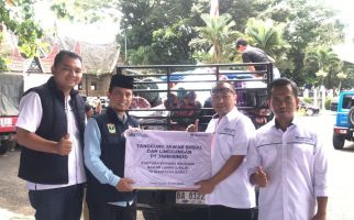 Jamkrindo Salurkan Bantuan untuk Korban Bencana Banjir Lahar Dingin di Sumatera Barat - JPNN.com