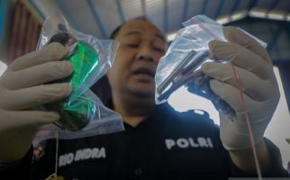 Polda NTB Usut Pemasok Bahan Baku Bom Ikan - JPNN.com