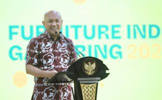 Dukung IFFINA 2024, Menteri Teten Tekankan Pentingnya Peningkatan Kualitas Industri Furnitur - JPNN.com