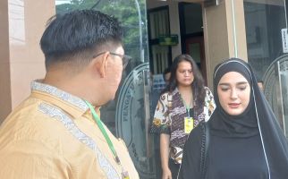 Masih Berhubungan Baik dengan Aditya Zoni, Yasmine Ow Tak Batasi Bertemu Anak - JPNN.com