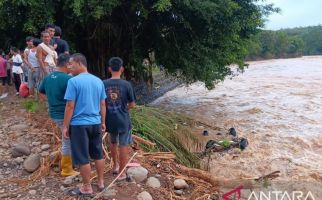 2 Mobil Hanyut Terseret Banjir Bandang di OKU, 1 Orang Meninggal, 4 Masih Hilang - JPNN.com