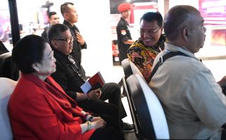 Megawati Tiba di Arena Rakernas, Lihat Siapa yang Menyambut - JPNN.com