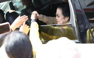 Begini Suasana Saat Megawati Tiba di Ende - JPNN.com