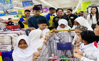 Sungguh Mulia, Hasnuryadi Ajak Anak-anak Yatim Belanja ke Mal - JPNN.com