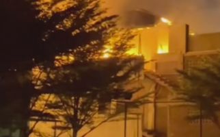 Kebakaran Melanda Pesantren Babun Najah Banda Aceh, 12 Santri Sesak Napas - JPNN.com