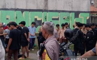Naik Motor Bertiga, Pelajar SMA di Bogor Dibacok Siswa Lain - JPNN.com