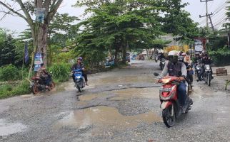 Warga Tagih Janji SF Hariyanto soal Perbaikan Jalan Cipta Karya Pekanbaru - JPNN.com