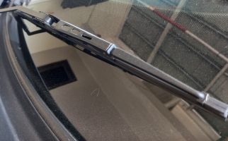 Jangan Lakukan Ini Jika Enggak Mau Sistem Wiper Mobil Risak - JPNN.com