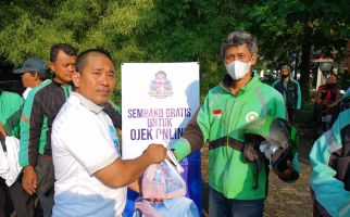 Sapa Ojol, Relawan Mas Gibran Berbagi Sembako dan Makanan Bergizi Gratis - JPNN.com