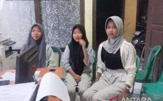 3 Remaja Putri Ini Sangat Berani, Gagalkan Aksi Polisi Gadungan, Kejar-kejaran Pakai Motor - JPNN.com