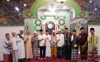 Andi Sumangerukka Berikan Sumbangan untuk Masjid di Kota Baubau Ini - JPNN.com