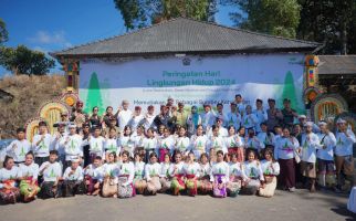 Gandeng Forum Sahabat Emas Peduli Sampah Indonesia, Pegadaian Sebarkan Eco Enzyme di Danau Batur - JPNN.com