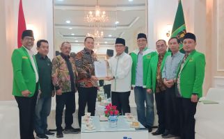 Eri Cahyadi-Armuji Terima Surat Rekomendasi PPP untuk Maju Pilwali Surabaya 2024 - JPNN.com