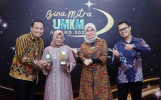 Luar Biasa! Jasa Raharja Raih Predikat Gold di Ajang Bina Mitra UMKM Award 2024 - JPNN.com