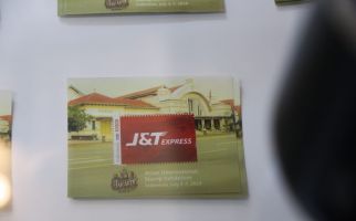 J&T Express Luncurkan Prangko Eksklusif di Pameran & Kompetisi Filateli International 2024 - JPNN.com