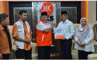 PKS Berikan Surat Rekomendasi Kepada Anwar - Renny untuk Maju di Pilgub Sulteng - JPNN.com