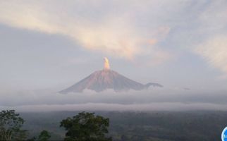 Semeru Erupsi, Masyarakat Diminta Mewaspadai Awan Panas, Guguran Lava, dan Lahar - JPNN.com