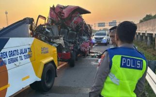 Kecelakaan Maut di Tol Solo-Ngawi, Bayi 9 Bulan Meninggal Dunia - JPNN.com