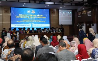 Unisba Mengukuhkan 2 Guru Besar - JPNN.com