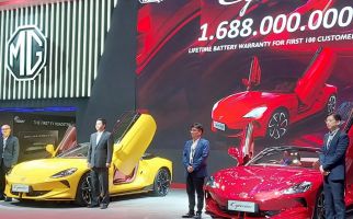 MG Cyberster Melantai di GIIAS 2024, Roadster Listrik Bertenaga 536 Hp - JPNN.com