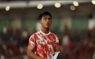 Minim Menit Bermain, Pratama Arhan Mejeng Jadi Model Jersei Suwon FC - JPNN.com