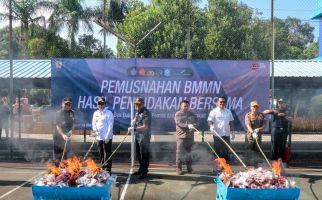 Bea Cukai Musnahkan Barang Eks Penindakan Kepabeanan, Sebegini Nilainya - JPNN.com