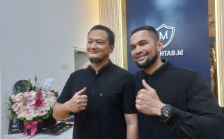 Brand Busana Muslim Ini Buka Store di Gandaria City, Teuku Wisnu: Produk Makhtab Memang Bagus - JPNN.com