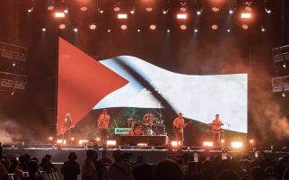 The Adams Tampilkan Bendera Palestina di Panggung We The Fest 2024 - JPNN.com