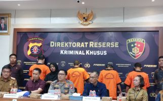 Polisi Ciduk 4 Pelaku Penyebaran Video Porno di Media Sosial - JPNN.com