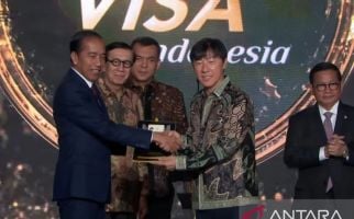 Jokowi Beri Fasilitas Golden Visa untuk Shin Tae Yong - JPNN.com