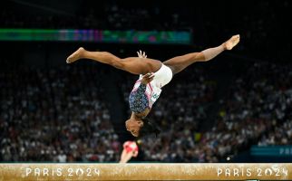 Emas Simone Biles cum suis Belum Cukup Membuat AS Pimpin Perolehan Medali Paris 2024 - JPNN.com