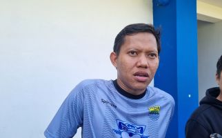 Kini Berseragam Persib Bandung, Adam Alis: Saya Suka Persaingan - JPNN.com