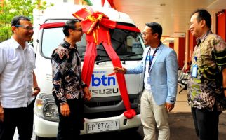 BTN Serahkan Bantuan ke RS Santa Elisabeth Batam - JPNN.com