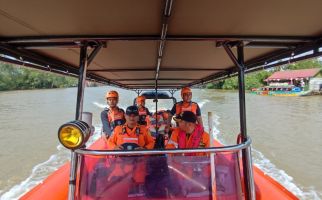 Jembatan Lalan Ambruk, Basarnas Palembang Terjunkan Dua Tim Cari Lima Korban Hilang - JPNN.com