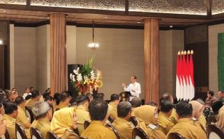 Kumpulkan Gubernur se-Indonesia, Jokowi: Selamat Datang di IKN - JPNN.com