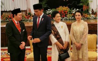 Sultan Terima Penghargaan Bintang Mahaputera Nararya dari Presiden Jokowi - JPNN.com