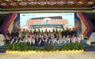Pupuk Kaltim Salurkan Beasiswa Pendidikan Rp3,8 Miliar kepada Puluhan Siswa - JPNN.com