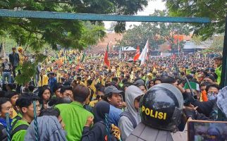 Mahasiswa Unibba Korban Bentrok Demo DPRD Jabar Terancam Buta Permanen - JPNN.com