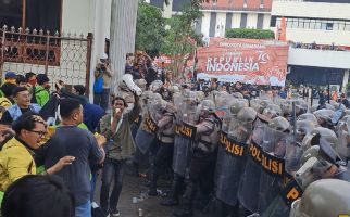 Kronologi Pipi Wakasat Intel Kena Tombak saat Demo Mahasiswa di Semarang - JPNN.com