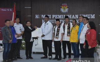 Daftar ke KPU Kabupaten Bekasi, Dani-Romli Ingin Rangkul Semua Kalangan - JPNN.com