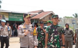 TNI-Polri Jaga Tahapan Pilkada di Indragiri Hulu, Dilarang Berfoto dengan Bakal Calon - JPNN.com