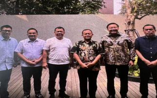 Sebelum Proses Uji Kelayakan Calon Anggota BPK, Bobby Rizaldi Sowan ke Haji Isam - JPNN.com