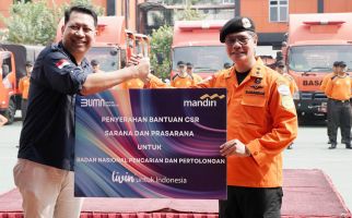 Bank Mandiri Serahkan Bantuan ke Basarnas dan Bentuk Tim Emergency Response - JPNN.com