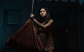 Sinopsis Kolong Wewe, Film Horor yang Dibintangi Ochi Rosdiana - JPNN.com