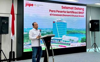 BNSP Gelar Sertifikasi Kompetensi Tenaga Kerja di KEK JIIPE Gresik - JPNN.com