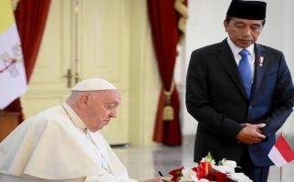 Prabowo Utus Jokowi hingga Natalius Pigai Hadiri Pemakaman Paus Fransiskus - JPNN.com