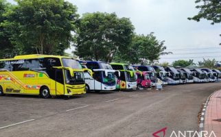 Kantong Parkir di Jakarta Timur Mulai Dipenuhi Bus Jemaat Misa Akbar Paus Fransiskus - JPNN.com