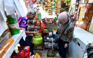 Lihat, Dirut Pertamina Turun Langsung Cek Ketersediaan Gas Elpiji 3 Kg di Surakarta - JPNN.com